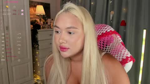 Snapshot of dreamaise chatting on 03-27-26, 02:39 Mary pvt open use pink and blue app lovense online show from 03-27-26, 02:39