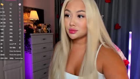 Snapshot of dreamaise chatting on 04-02-26, 03:31 Mary pvt open use pink and blue app lovense online show from 04-02-26, 03:31