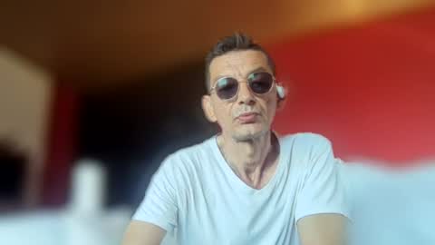 Snapshot of dreambob chatting on 07-11-26, 06:27 Dreambob online show from 07-11-26, 06:27