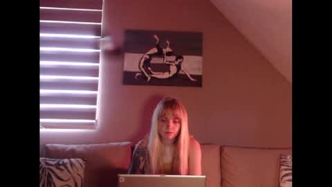 A girl online show from 01-31-25, 08:11