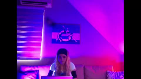 A girl online show from 02-26-25, 07:53