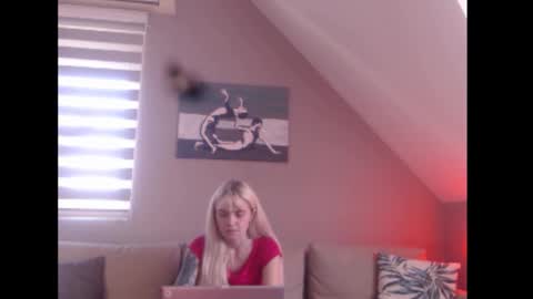 A girl online show from 09-12-25, 07:19