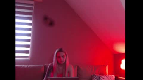 A girl online show from 02-06-26, 08:18