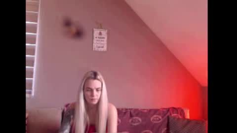 A girl online show from 02-19-26, 09:05