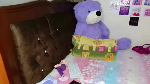 Snapshot of dreameyez chatting on 02-20-26, 06:41 Dreameyes online show from 02-20-26, 06:41