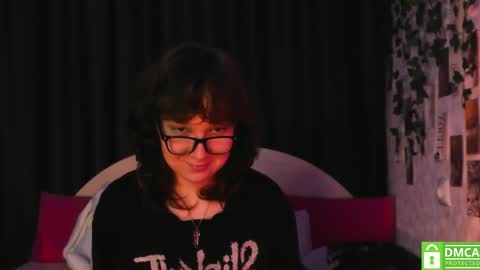 Snapshot of dreamgirllove chatting on 09-24-25, 09:18 Billy online show from 09-24-25, 09:18