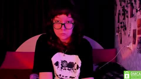 Snapshot of dreamgirllove chatting on 11-04-25, 11:37 Billy online show from 11-04-25, 11:37