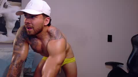 Snapshot of dreammr1 chatting on 06-27-26, 03:50 cris online show from 06-27-26, 03:50