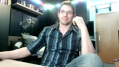 Snapshot of dreamwallker chatting on 10-16-25, 10:55 Ioannes Paulus the 2nd online show from 10-16-25, 10:55