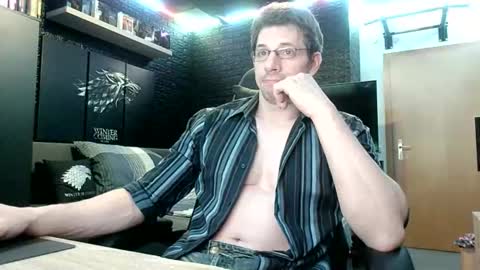 Snapshot of dreamwallker chatting on 10-25-25, 01:57 Ioannes Paulus the 2nd online show from 10-25-25, 01:57