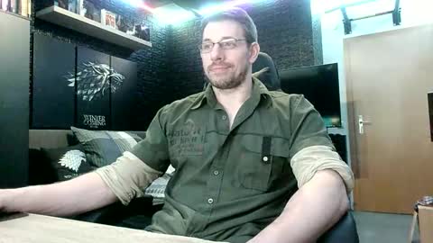 Snapshot of dreamwallker chatting on 11-18-25, 09:41 Ioannes Paulus the 2nd online show from 11-18-25, 09:41