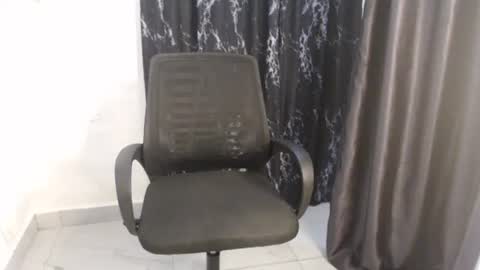 Snapshot of dreamy_wetpussy chatting on 04-27-26, 07:34 BEAUTY online show from 04-27-26, 07:34