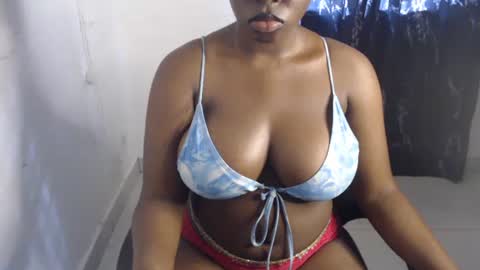 Snapshot of dreamy_wetpussy chatting on 05-24-26, 07:57 BEAUTY online show from 05-24-26, 07:57