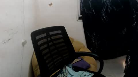 Snapshot of dreamy_wetpussy chatting on 06-22-26, 07:00 BEAUTY online show from 06-22-26, 07:00