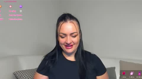 Snapshot of dreamyhousewife1 chatting on 10-27-25, 04:22 dreamyhousewife1 online show from 10-27-25, 04:22