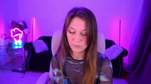 Snapshot of dreamylinaaa chatting on 01-10-25, 01:31 Lina online show from 01-10-25, 01:31