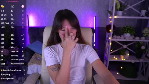 Snapshot of dreamylinaaa chatting on 02-04-25, 10:21 Lina online show from 02-04-25, 10:21