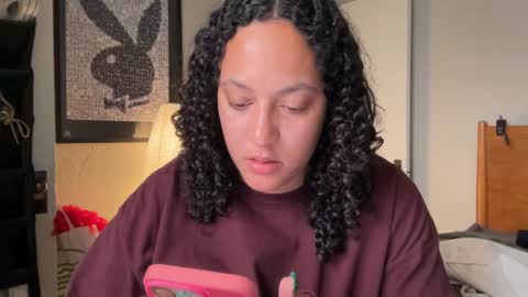 Snapshot of dreamyriri chatting on 12-31-24, 10:34 RIRI OR DREAMY online show from 12-31-24, 10:34