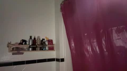 Snapshot of dreamyriri chatting on 02-19-25, 02:55 RIRI OR DREAMY online show from 02-19-25, 02:55