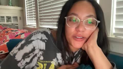 RIRI OR DREAMY online show from 05-25-26, 01:44