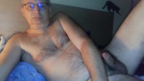 Snapshot of drift6 chatting on 01-10-25, 10:57 drift6 online show from 01-10-25, 10:57