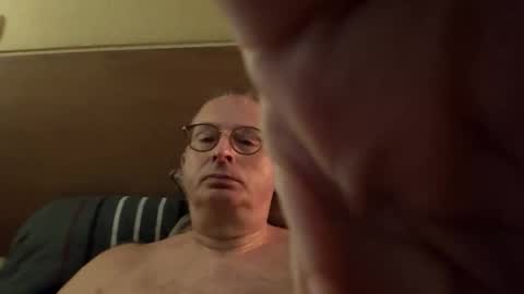 Snapshot of drift6 chatting on 11-17-25, 11:32 drift6 online show from 11-17-25, 11:32