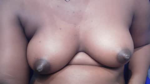 Snapshot of drippussy1 chatting on 11-11-25, 03:50 Ebonypussy1 online show from 11-11-25, 03:50