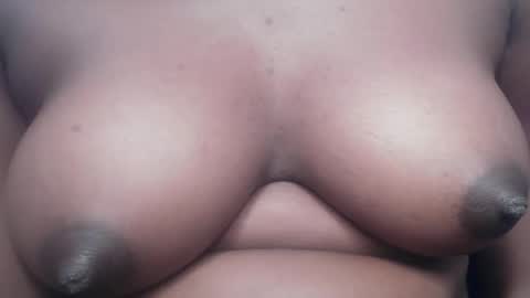 Snapshot of drippussy1 chatting on 01-15-26, 04:17 Ebonypussy1 online show from 01-15-26, 04:17