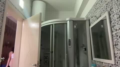 Snapshot of drresa chatting on 03-01-25, 09:29 Dr. Resa online show from 03-01-25, 09:29