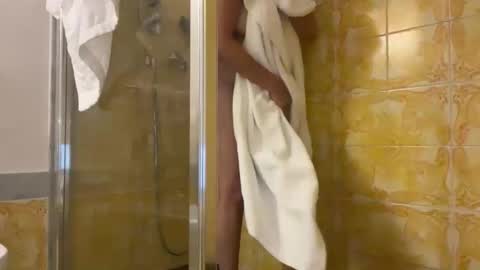 Snapshot of drresa chatting on 10-04-25, 12:47 Dr. Resa online show from 10-04-25, 12:47