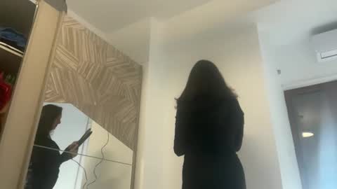 Snapshot of drresa chatting on 10-13-25, 06:13 Dr. Resa online show from 10-13-25, 06:13