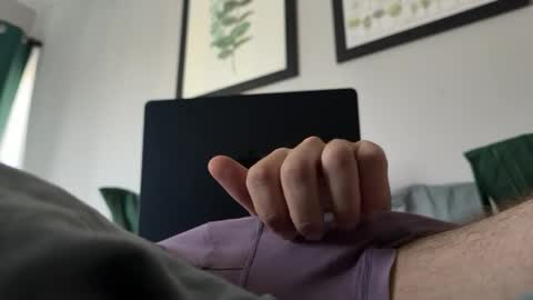 Snapshot of drw98 chatting on 11-08-25, 07:34 drw98 online show from 11-08-25, 07:34