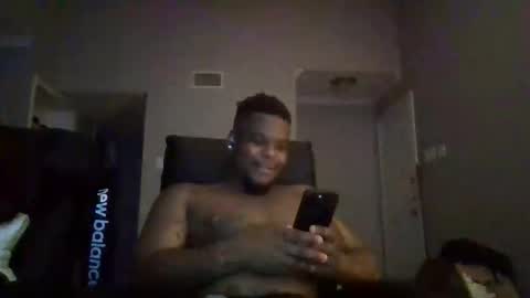 Snapshot of dsmoov_ chatting on 11-21-25, 06:12 SmoovFanz online show from 11-21-25, 06:12
