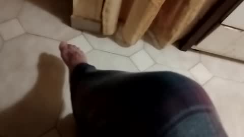 Snapshot of dthedog12 chatting on 11-06-25, 10:43 dthedog12 online show from 11-06-25, 10:43