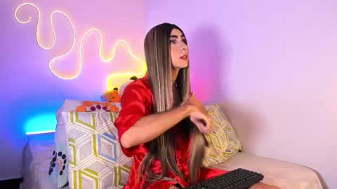 Snapshot of dual_seduction25 chatting on 02-10-26, 12:48 Juan Marulanda online show from 02-10-26, 12:48