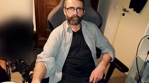 Snapshot of dubcenter chatting on 03-27-26, 05:46 dubcenter online show from 03-27-26, 05:46