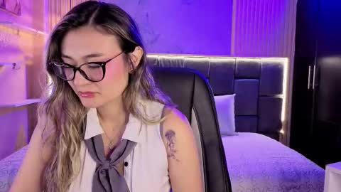 Snapshot of duchessex chatting on 11-07-25, 09:37 Victoria online show from 11-07-25, 09:37