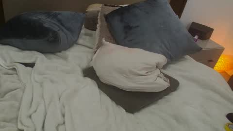 Snapshot of dudebrocuz69 chatting on 11-06-25, 01:06 Dude online show from 11-06-25, 01:06