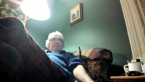 Snapshot of dug38 chatting on 04-18-26, 03:10 Doug online show from 04-18-26, 03:10