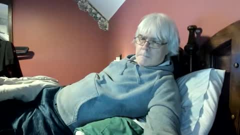 Snapshot of dug38 chatting on 04-22-26, 05:14 Doug online show from 04-22-26, 05:14