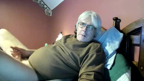 Snapshot of dug38 chatting on 04-28-26, 02:27 Doug online show from 04-28-26, 02:27