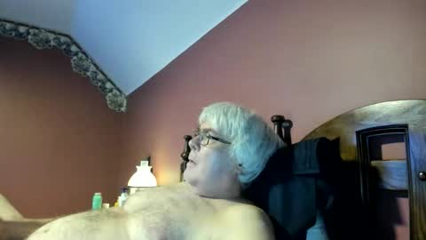 Snapshot of dug38 chatting on 05-20-26, 02:07 Doug online show from 05-20-26, 02:07