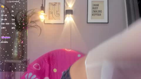 dulce__fiore07 online show from 10-24-25, 01:18