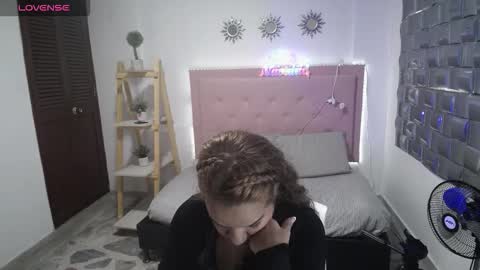 dulce__lovee online show from 12-17-25, 01:28