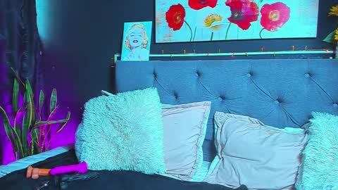 Snapshot of dulce_celeste15 chatting on 01-28-25, 07:21 C E L E S T E online show from 01-28-25, 07:21