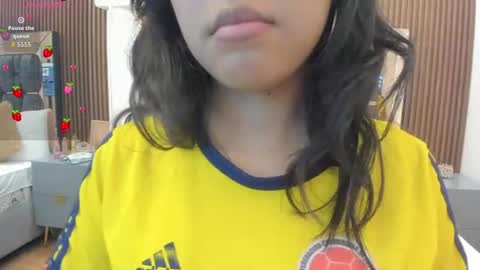 Snapshot of dulce_glamor_ chatting on 06-19-26, 11:25 Dulce online show from 06-19-26, 11:25