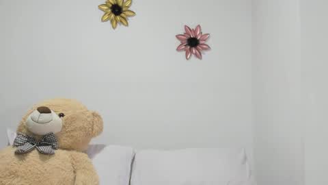 Snapshot of dulce_roberts_ chatting on 12-17-24, 01:27 Dulce online show from 12-17-24, 01:27