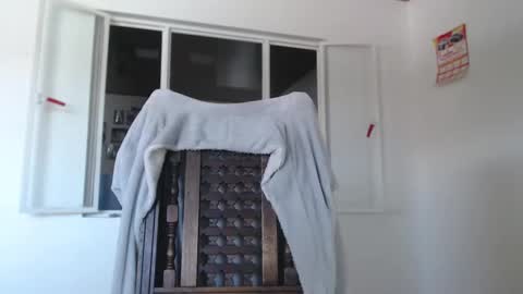 dulceisabellax online show from 01-22-25, 05:17