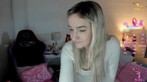 Sweetnina online show from 10-29-25, 08:43