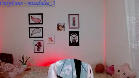 Dulce online show from 11-29-25, 01:08